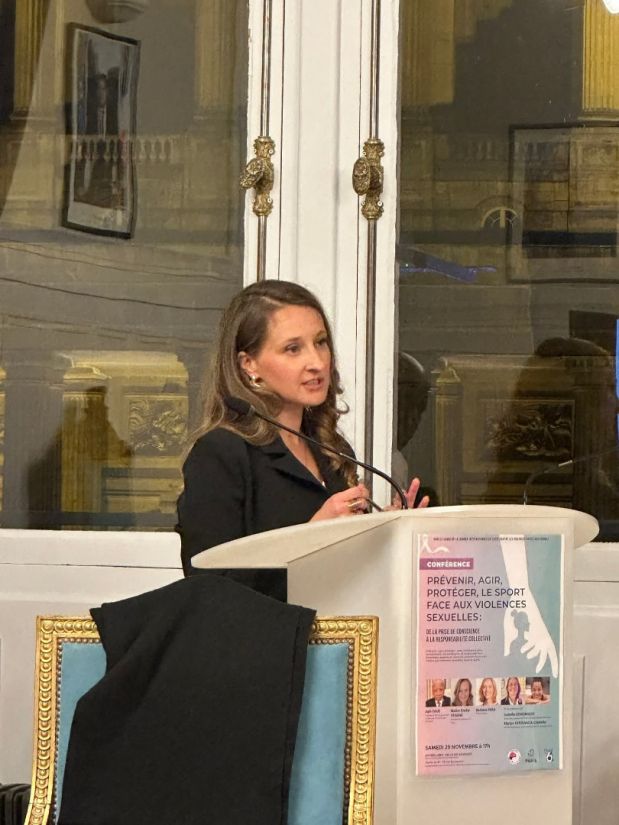 conférencière en droit conférencière en droit